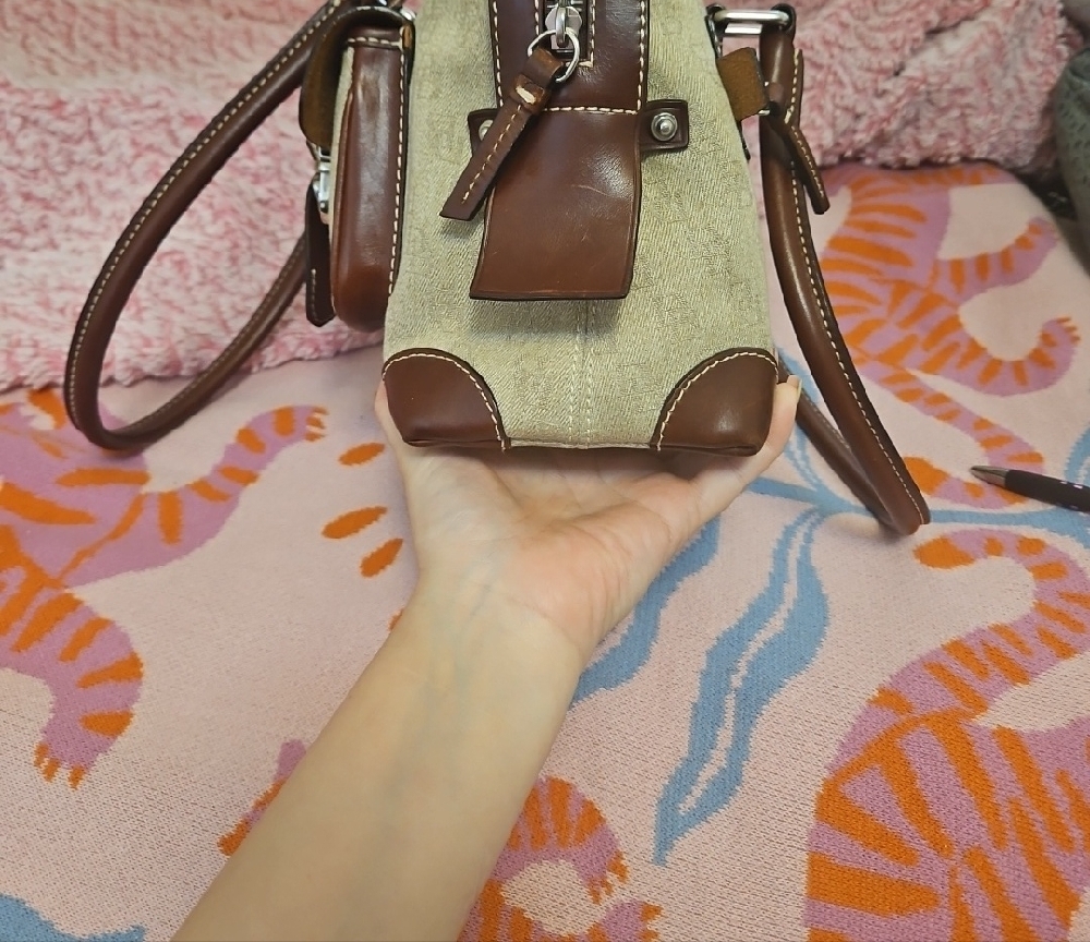 Dooney & Bourke Stylish Beige Fabric and Brown Leather Handbag - Picture 4 of 16